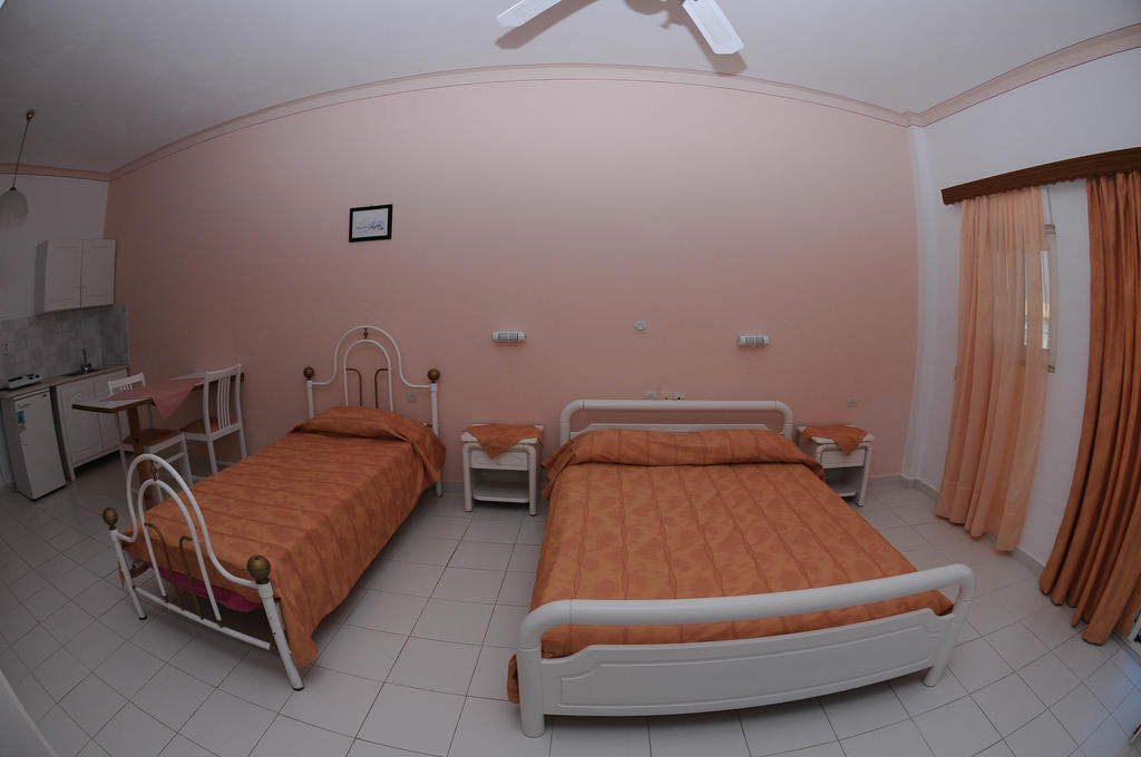 Efstathia Hotel Xirokambos  Habitación foto